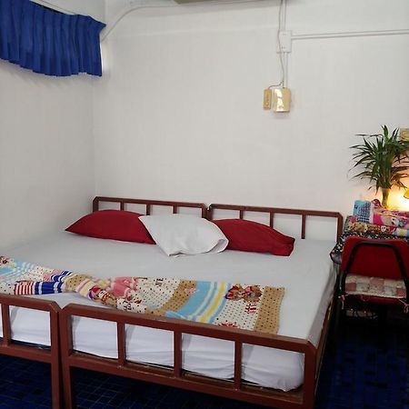 Prasuri Guest House Bangkok Extérieur photo
